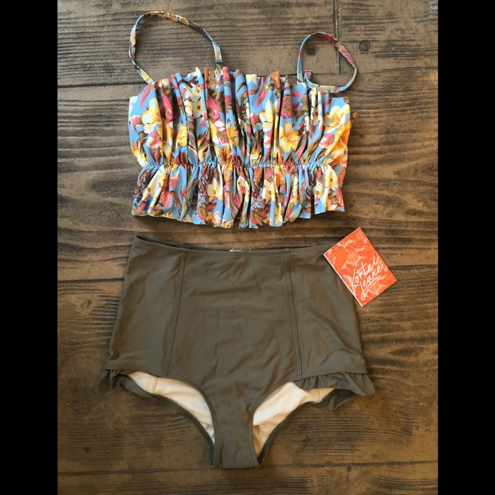 Kortni Jeane small set like new/NWT